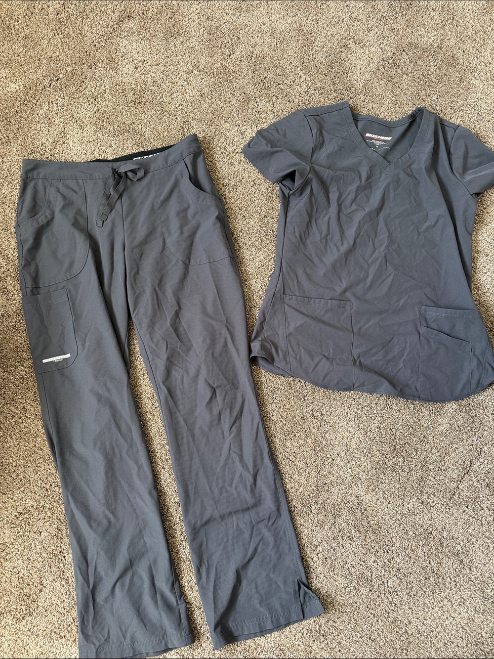 Sketchers Women's Gray Scrub Pants and top set - Comfort Fit